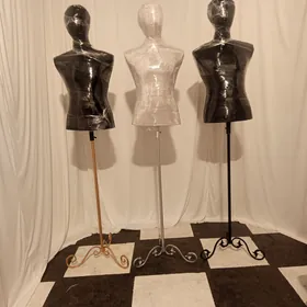 Manken kelleli erkek