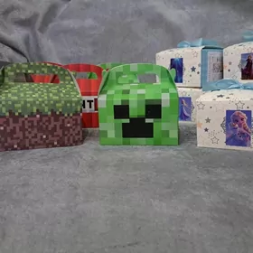 ПОДАРКИ  ЭЛЬЗА И МАЙНКРАФТ