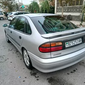 Renault Laguna 1 2001