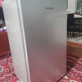 холодильник skyworth