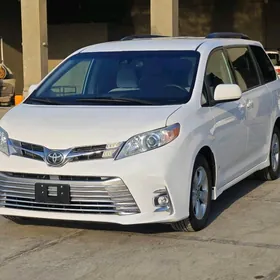 Toyota Sienna 2020