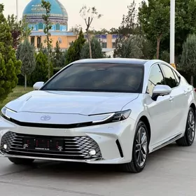 Toyota Camry 2025
