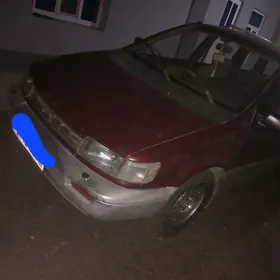 Mitsubishi Chariot 1994