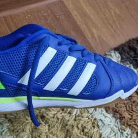 Adidas  futzalka