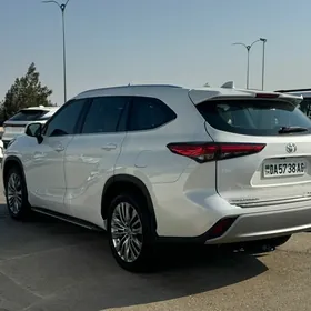 Toyota Highlander 2021