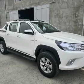Toyota Hilux 2021
