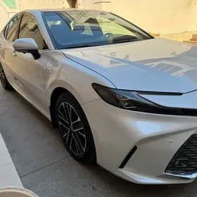Toyota Camry 2025