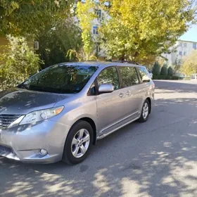 Toyota Sienna 2013