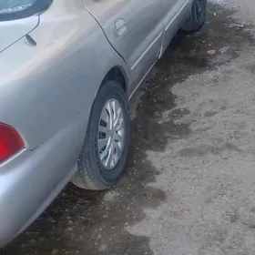 Kia Credos/Clarus 2000