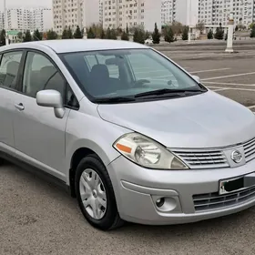 Nissan Versa 2011