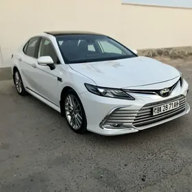 Toyota Camry 2021