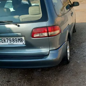 Toyota Sienna 1999