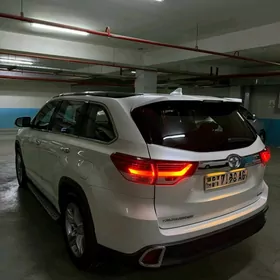 Toyota Highlander 2018