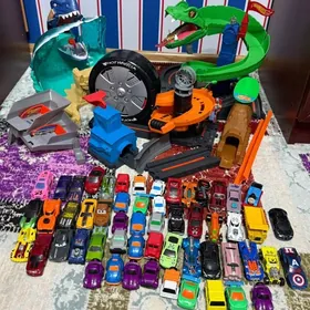 треки  и машинки hot wheels