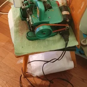 швейная машинка и оверлок