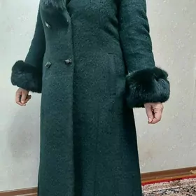 пальто из ламы с песцом