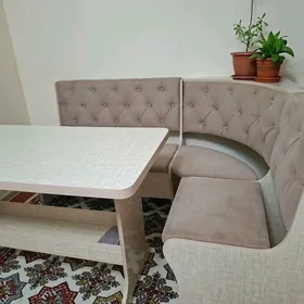 уголок и диван