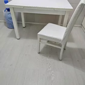 стол ,стулья