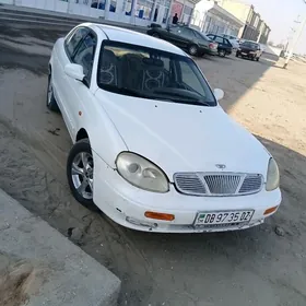 Daewoo Leganza 1998
