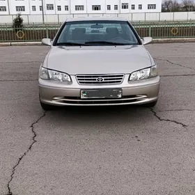Toyota Camry 2000