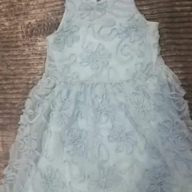 Платье,толстовка.