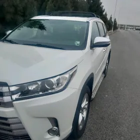 Toyota Highlander 2017