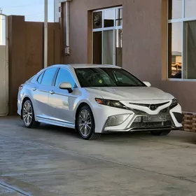 Toyota Camry 2020