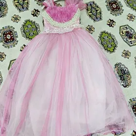 Rozowy fata gyz kõÿnek.