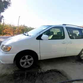 Toyota Sienna 2001