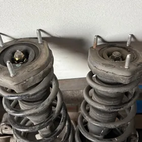 Amortizatory komplekt