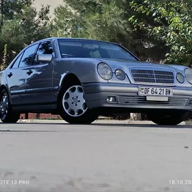 Mercedes-Benz E320 1996