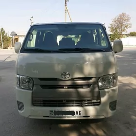 Toyota Hiace 2017