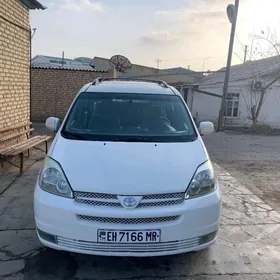 Toyota Sienna 2004