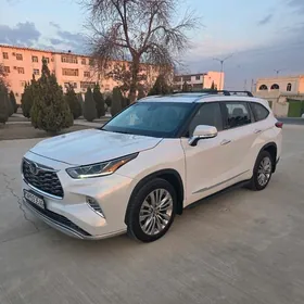 Toyota Highlander 2022