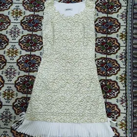 Золотистое платье