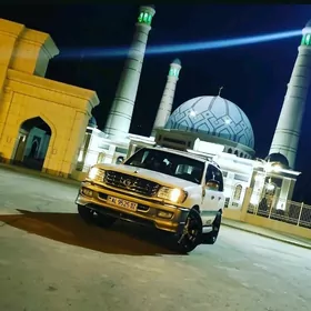 Toyota Land Cruiser 2000