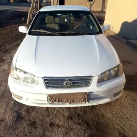 Toyota Camry 2000