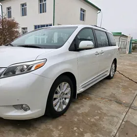 Toyota Sienna 2016
