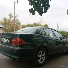 Toyota Avensis 2000