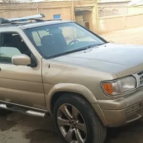 Nissan Pathfinder 1997