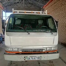 Mitsubishi Canter 2002