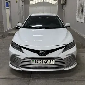 Toyota Camry 2021