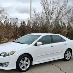 Toyota Camry 2014