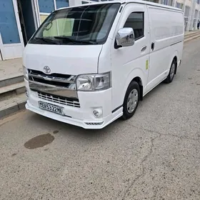 Toyota Hiace 2010