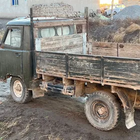 UAZ 452 1987