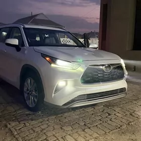 Toyota Highlander 2021