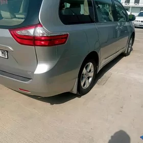Toyota Sienna 2015