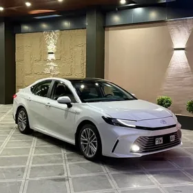 Toyota Camry 2025