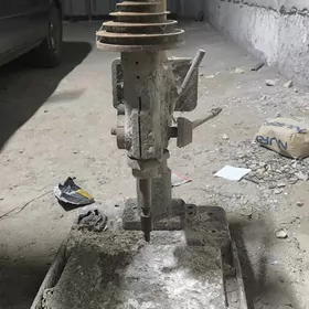 Настолни Дрел