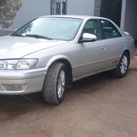 Toyota Camry 2000